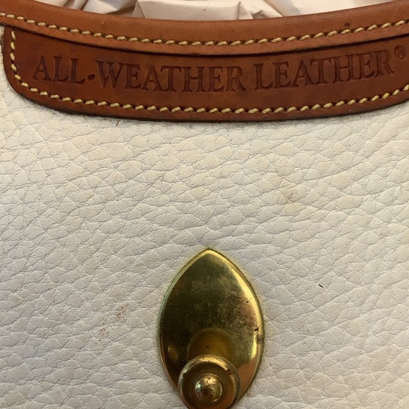 Vintage Dooney & Bourke Crossbody / Shoulder White Flap Fold Over Bag - Picture 11 of 16